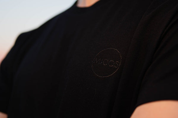 POLERA MANGA CORTA HOMBRE MICOS NEGRA - ALGODÓN ORGÁNICO - Micos